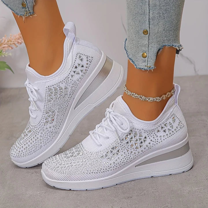 CHIC SUPPORT SNEAKERS FOR WOMEN