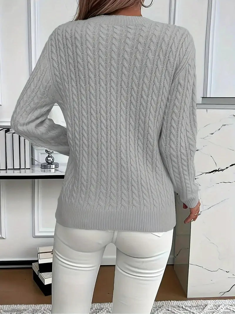 RELAXED CABLE SWEATER FOR WOMEN