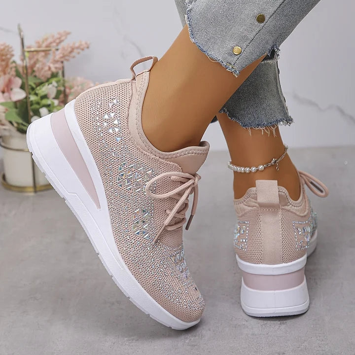 CHIC SUPPORT SNEAKERS FOR WOMEN
