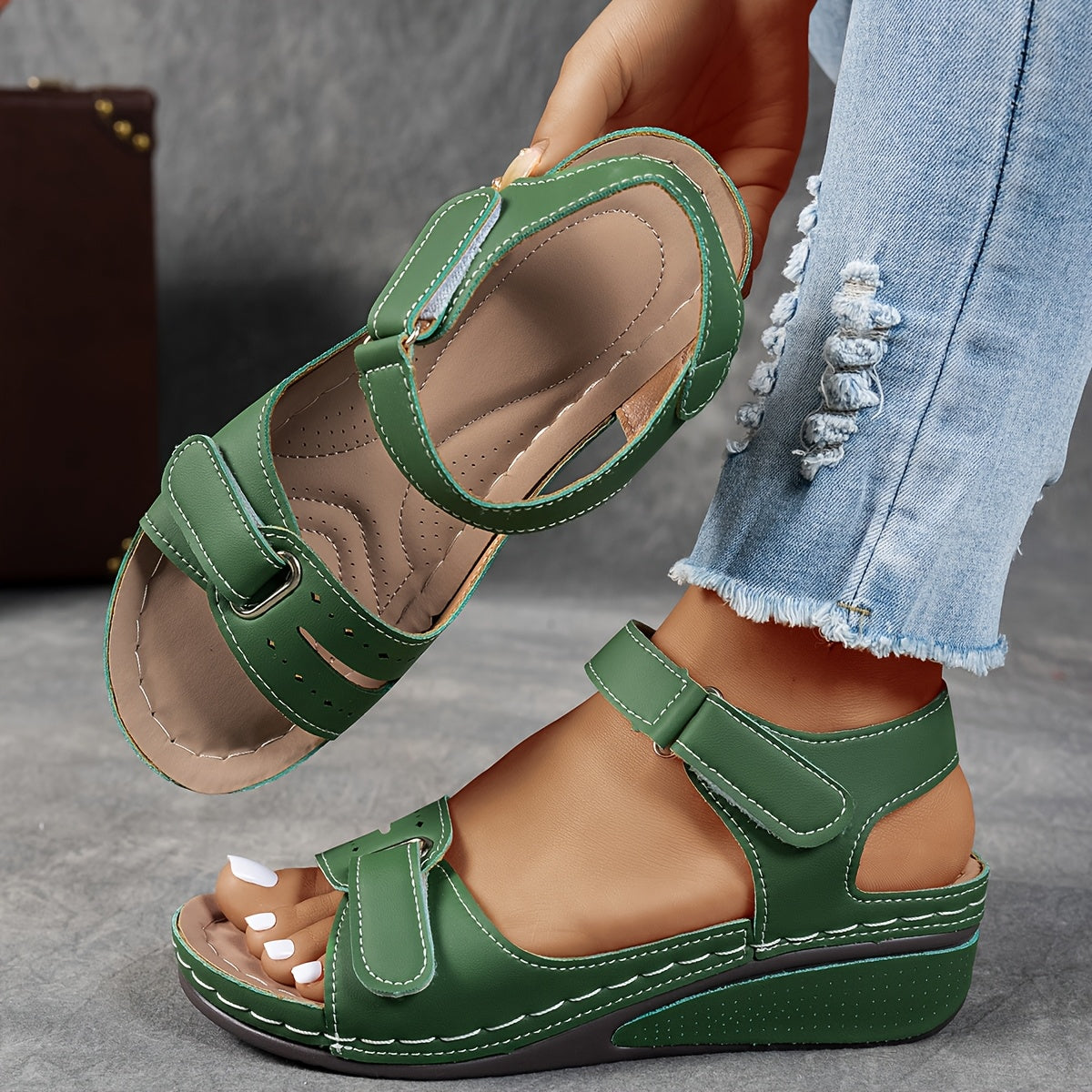 SUPPORTIVE SANDALS FOR WOMEN