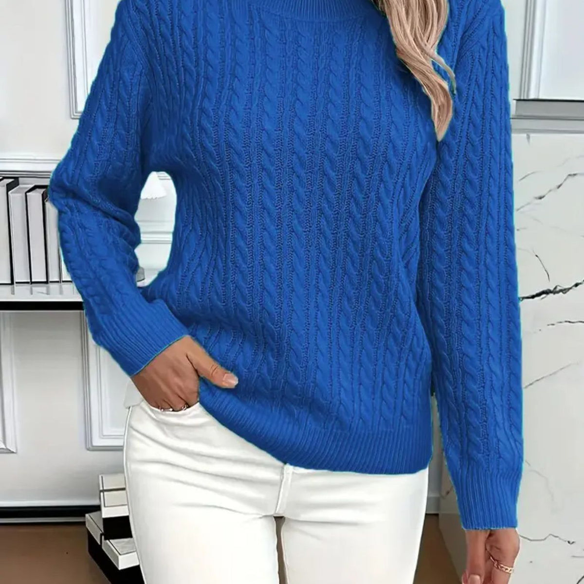 RELAXED CABLE SWEATER FOR WOMEN