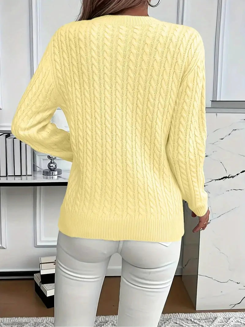 RELAXED CABLE SWEATER FOR WOMEN