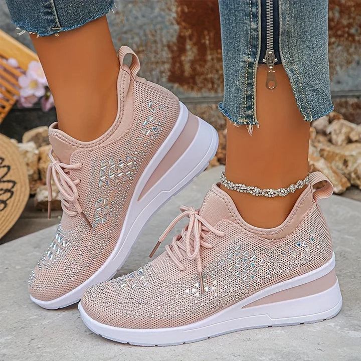 CHIC SUPPORT SNEAKERS FOR WOMEN