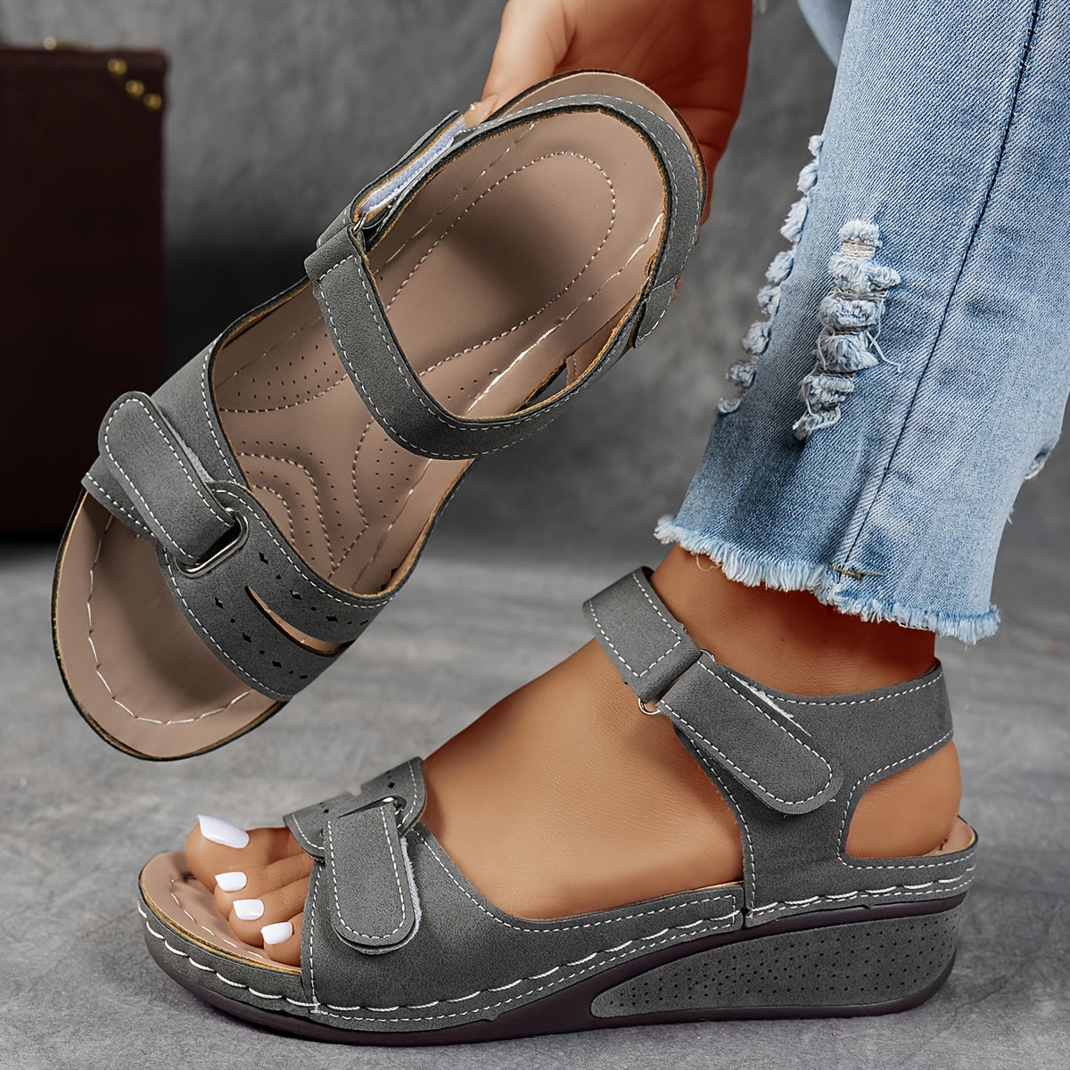 SUPPORTIVE SANDALS FOR WOMEN