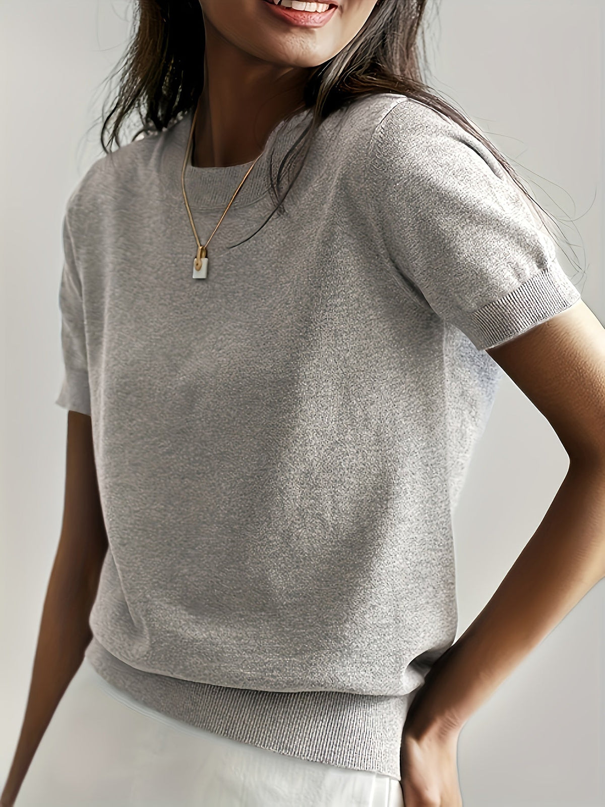 SHORT-SLEEVE SWEATER FOR WOMEN