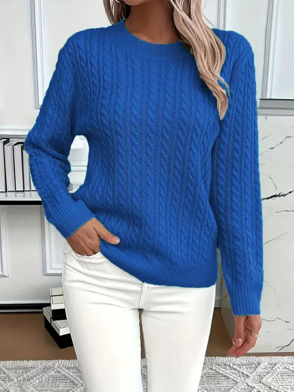 RELAXED CABLE SWEATER FOR WOMEN