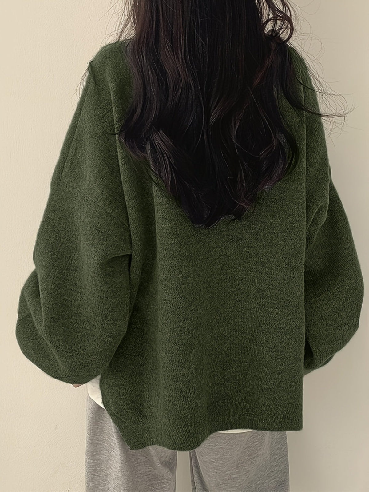RELAXED SPLIT-HEM SWEATER FOR WOMEN