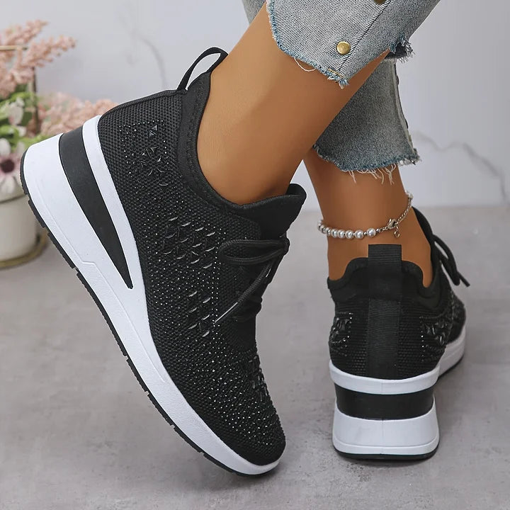 CHIC SUPPORT SNEAKERS FOR WOMEN