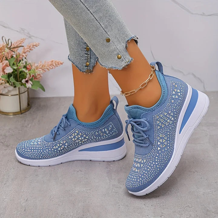 CHIC SUPPORT SNEAKERS FOR WOMEN