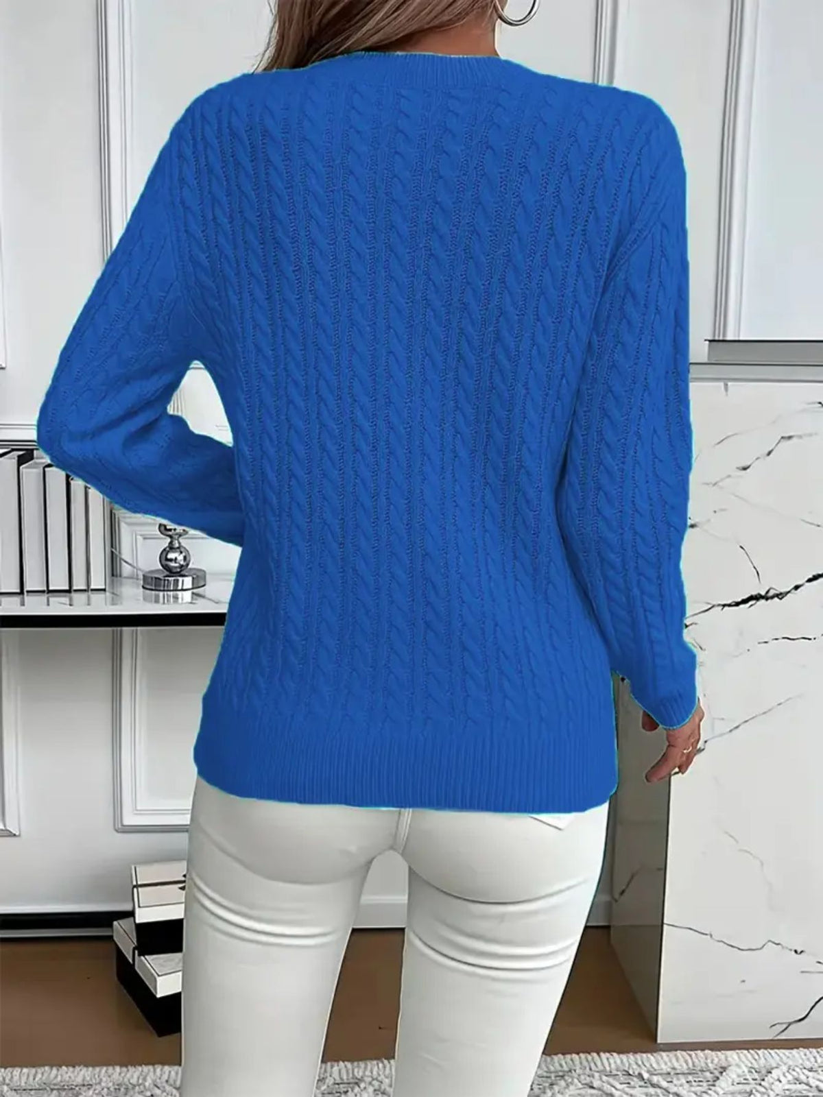 RELAXED CABLE SWEATER FOR WOMEN