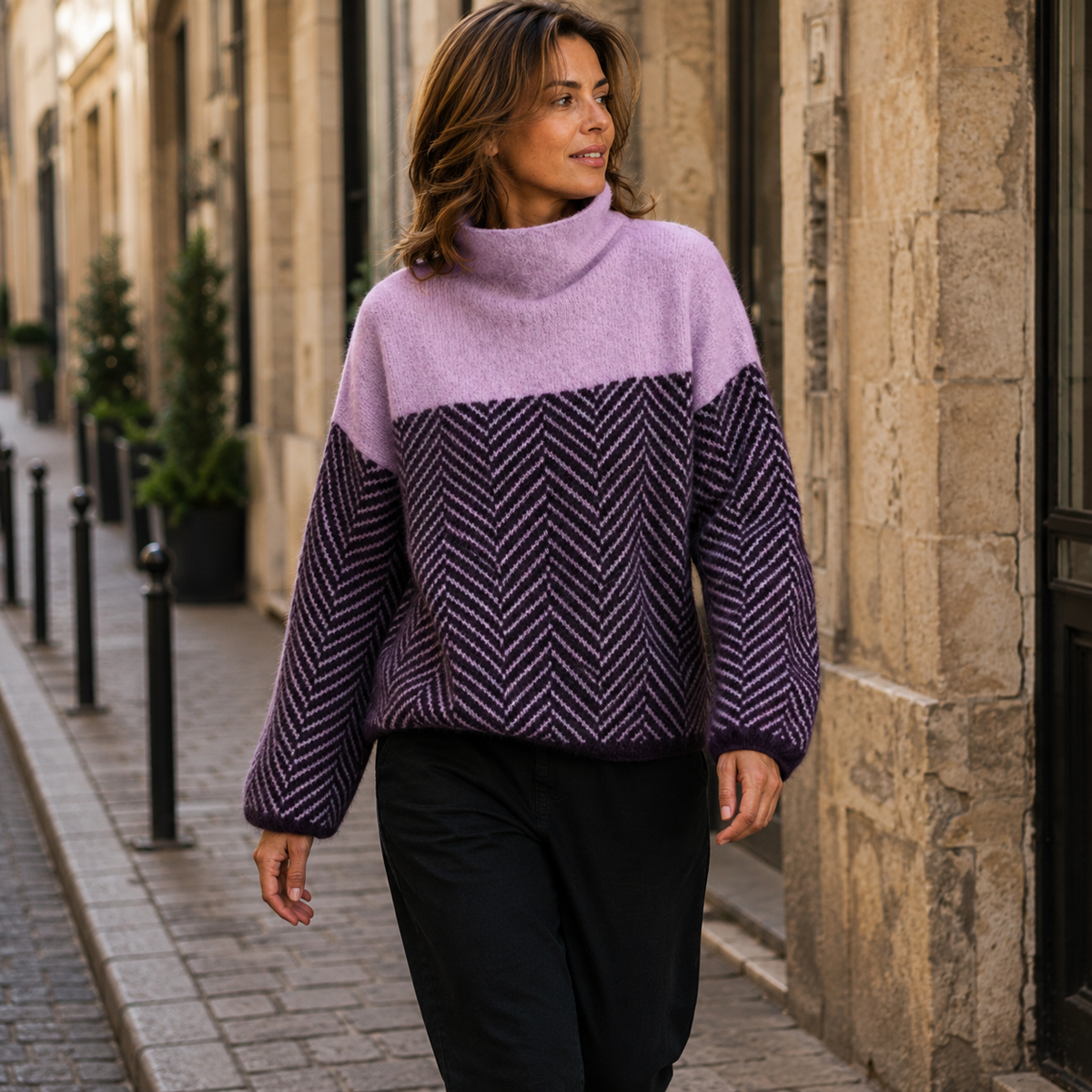RELAXED GRAPHIC SWEATER FOR WOMEN