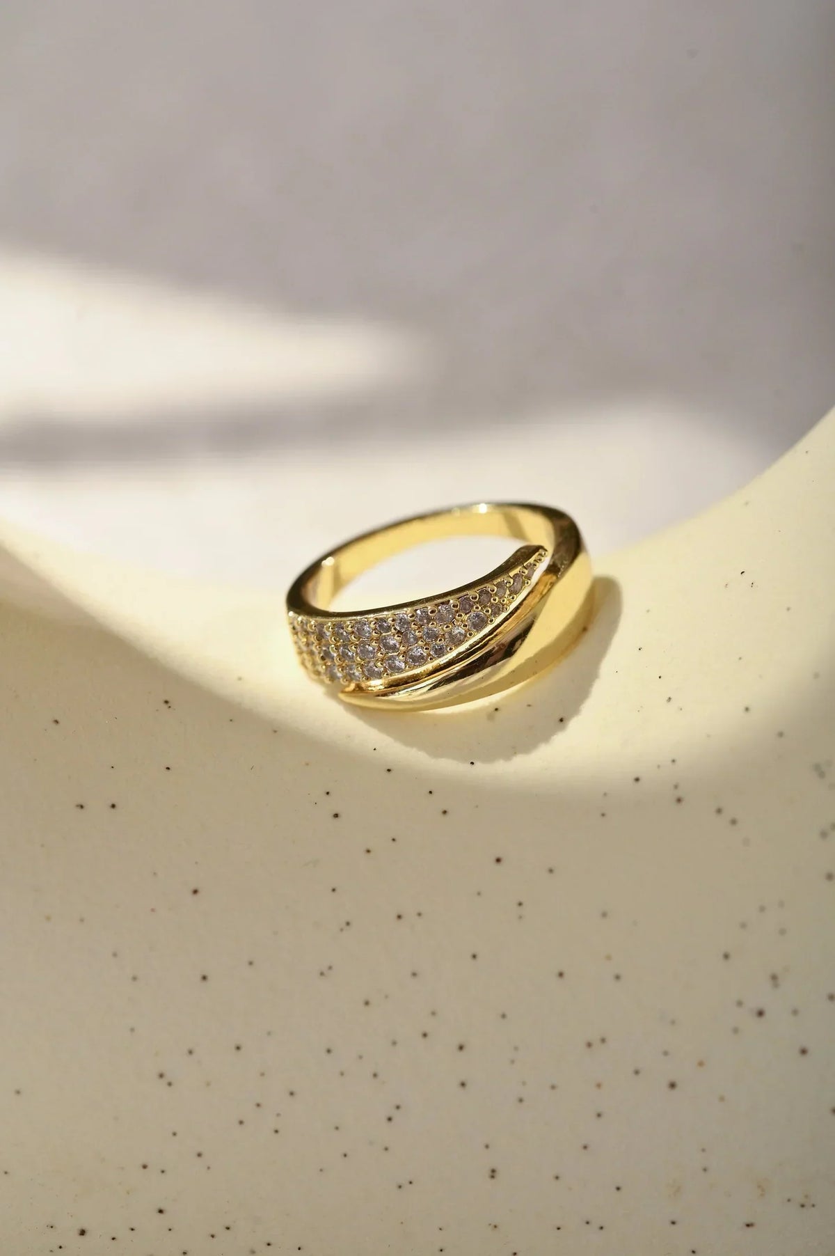 ADJUSTABLE SYMBOLIC RING FOR WOMEN