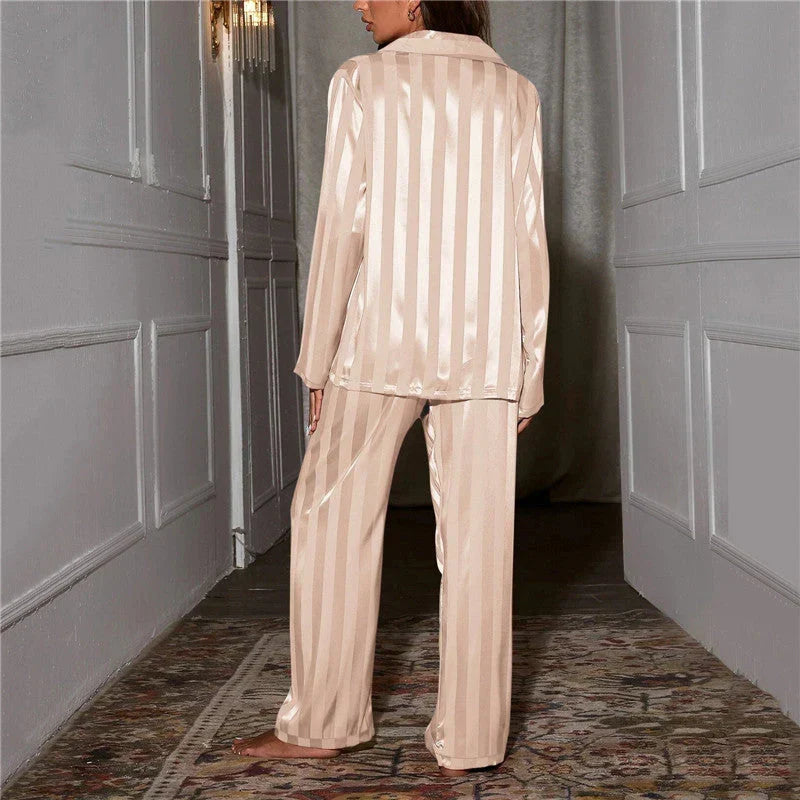CLASSIC PAJAMA SET FOR WOMEN