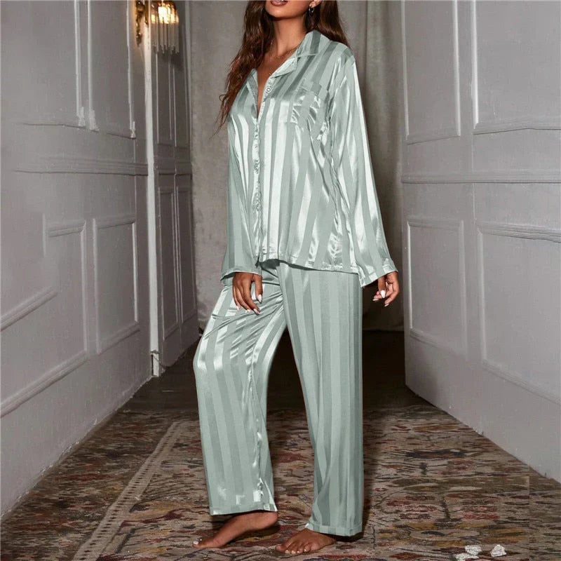 CLASSIC PAJAMA SET FOR WOMEN