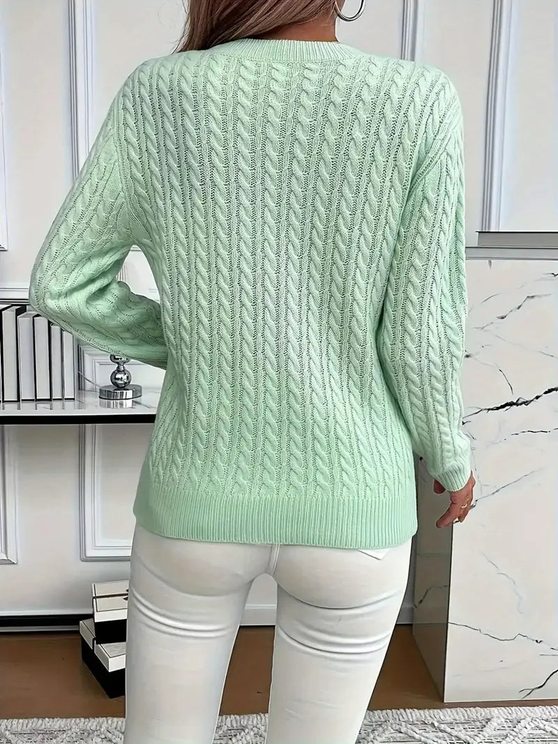 RELAXED CABLE SWEATER FOR WOMEN