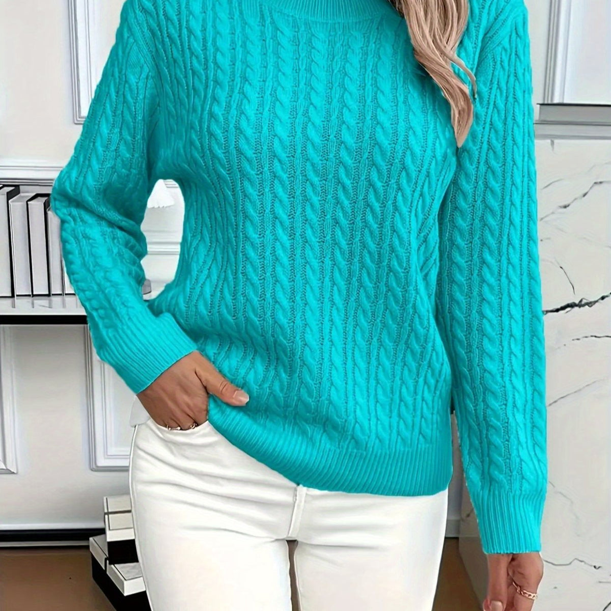 RELAXED CABLE SWEATER FOR WOMEN