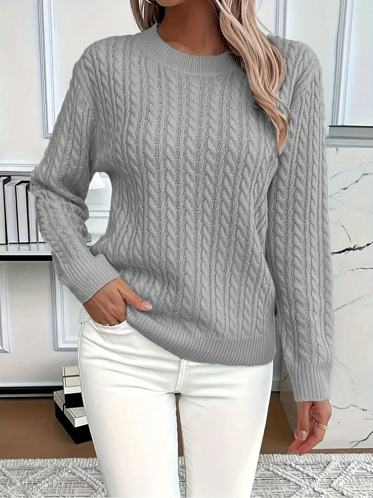 RELAXED CABLE SWEATER FOR WOMEN