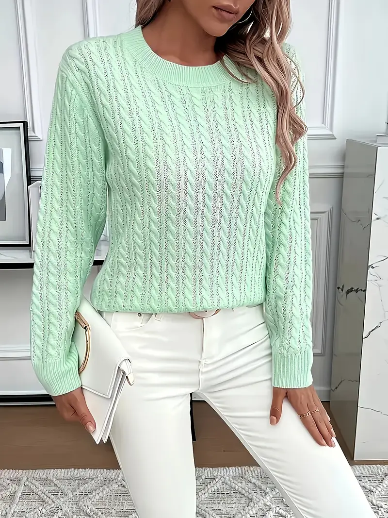 RELAXED CABLE SWEATER FOR WOMEN