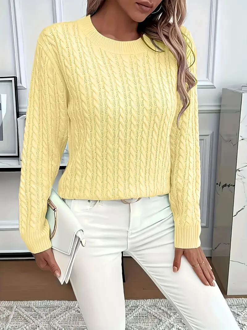 RELAXED CABLE SWEATER FOR WOMEN