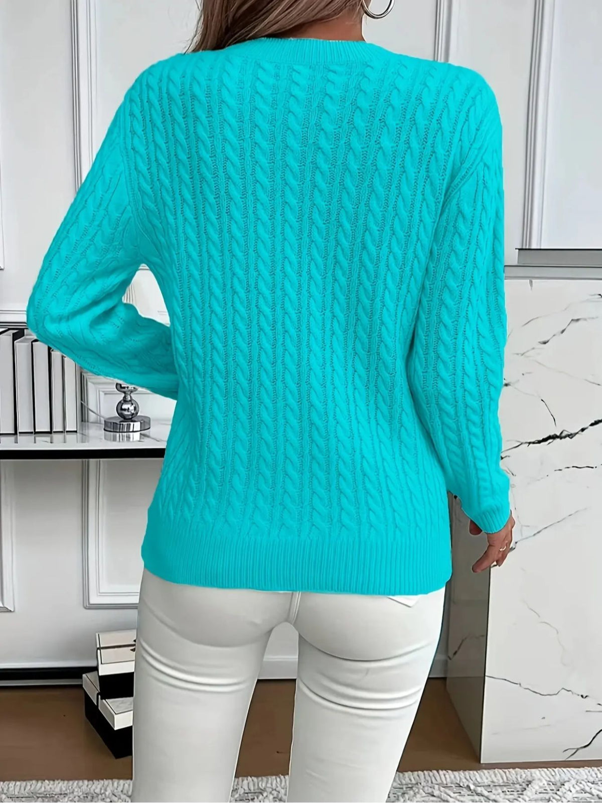 RELAXED CABLE SWEATER FOR WOMEN