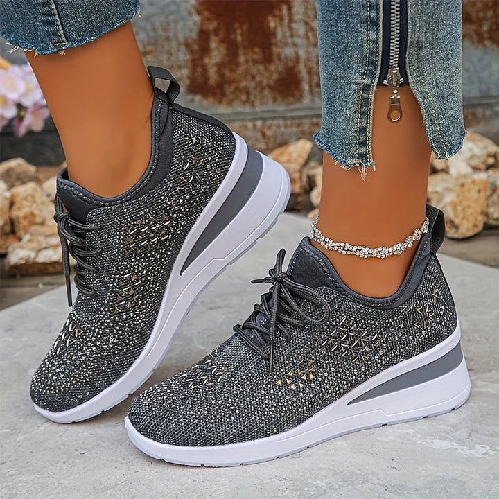 CHIC SUPPORT SNEAKERS FOR WOMEN