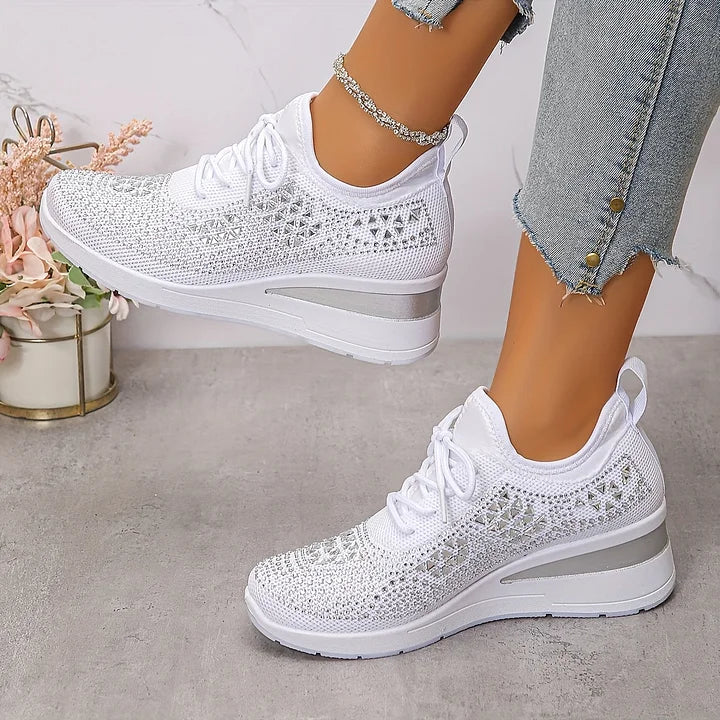 CHIC SUPPORT SNEAKERS FOR WOMEN