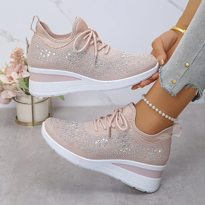 CHIC SUPPORT SNEAKERS FOR WOMEN