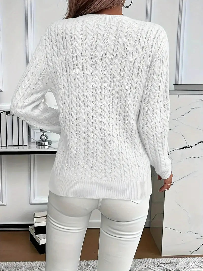 RELAXED CABLE SWEATER FOR WOMEN