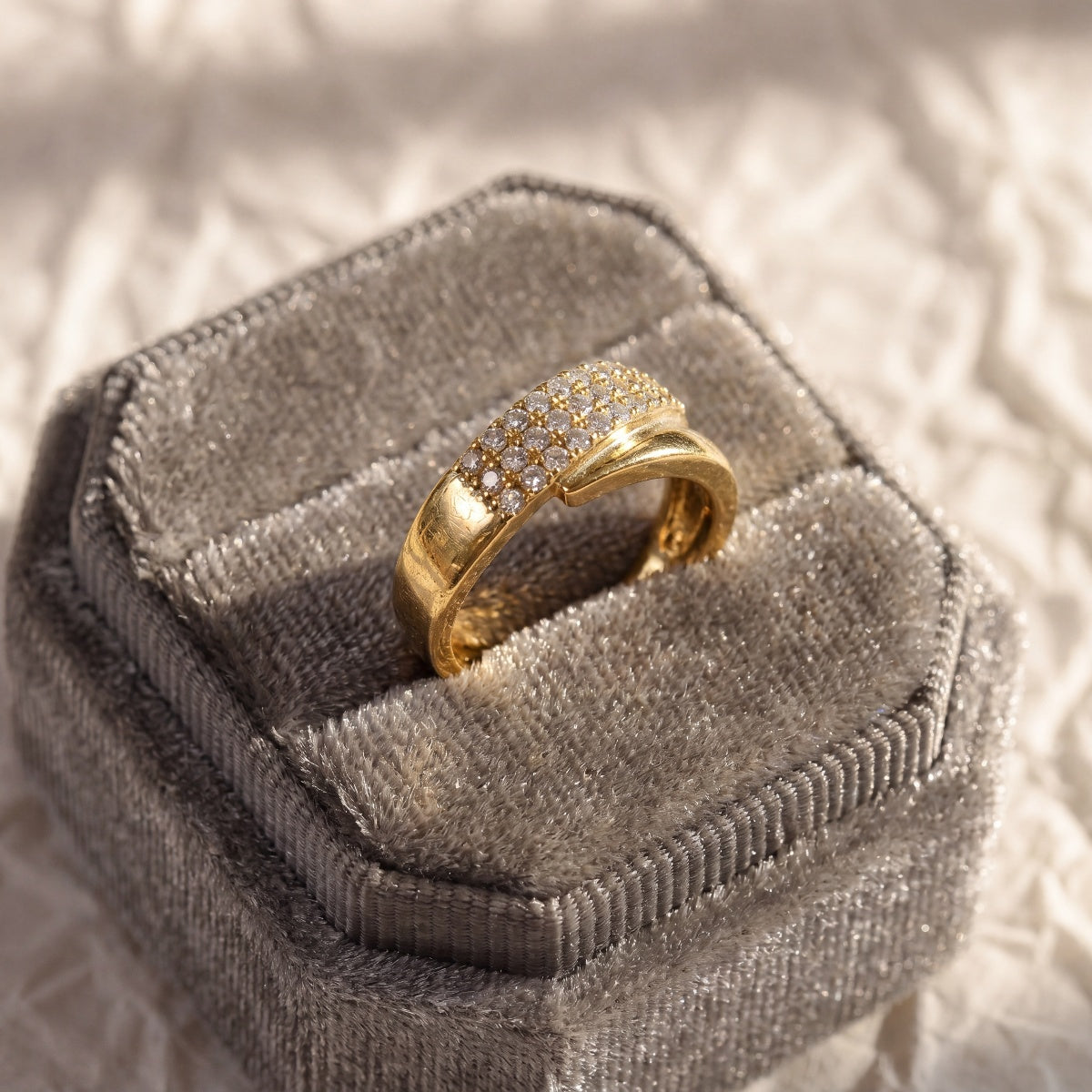 ADJUSTABLE SYMBOLIC RING FOR WOMEN