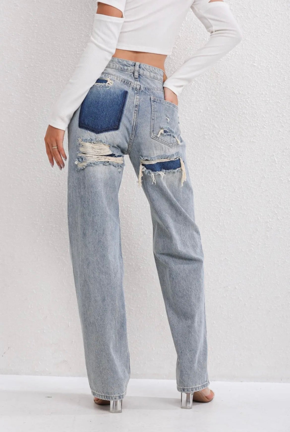 DISTRESSED STRAIGHT-LEG JEANS FOR WOMEN